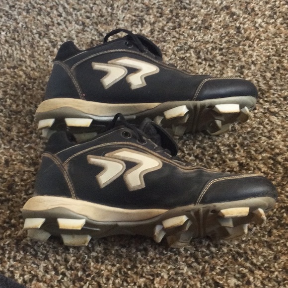 Ringor size 4 youth molded softball cleats - Picture 3 of 7
